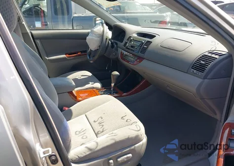 2004 Toyota Camry Le/Xle/Se из США, поврежденный, VIN 4T1BE32K24U921107